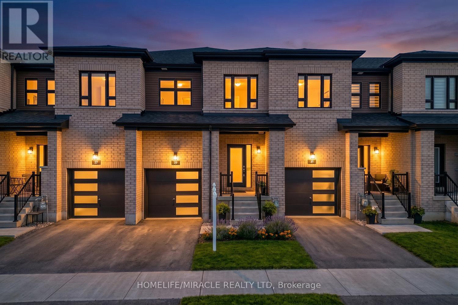 29 Turnberry Lane, Barrie, Ontario  L9J 0M8 - Photo 4 - S13009656