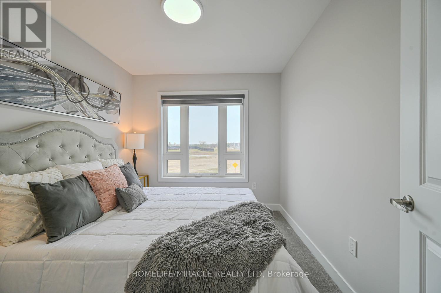 29 Turnberry Lane, Barrie, Ontario  L9J 0M8 - Photo 44 - S13009656