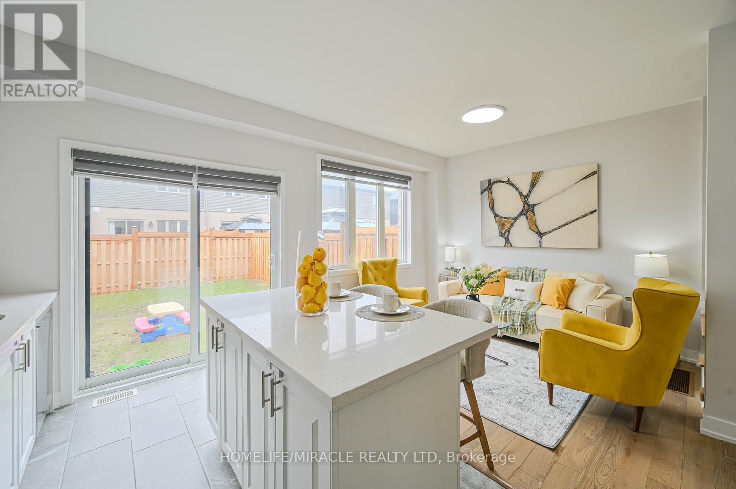 29 Turnberry Lane, Barrie, Ontario  L9J 0M8 - Photo 8 - S13009656