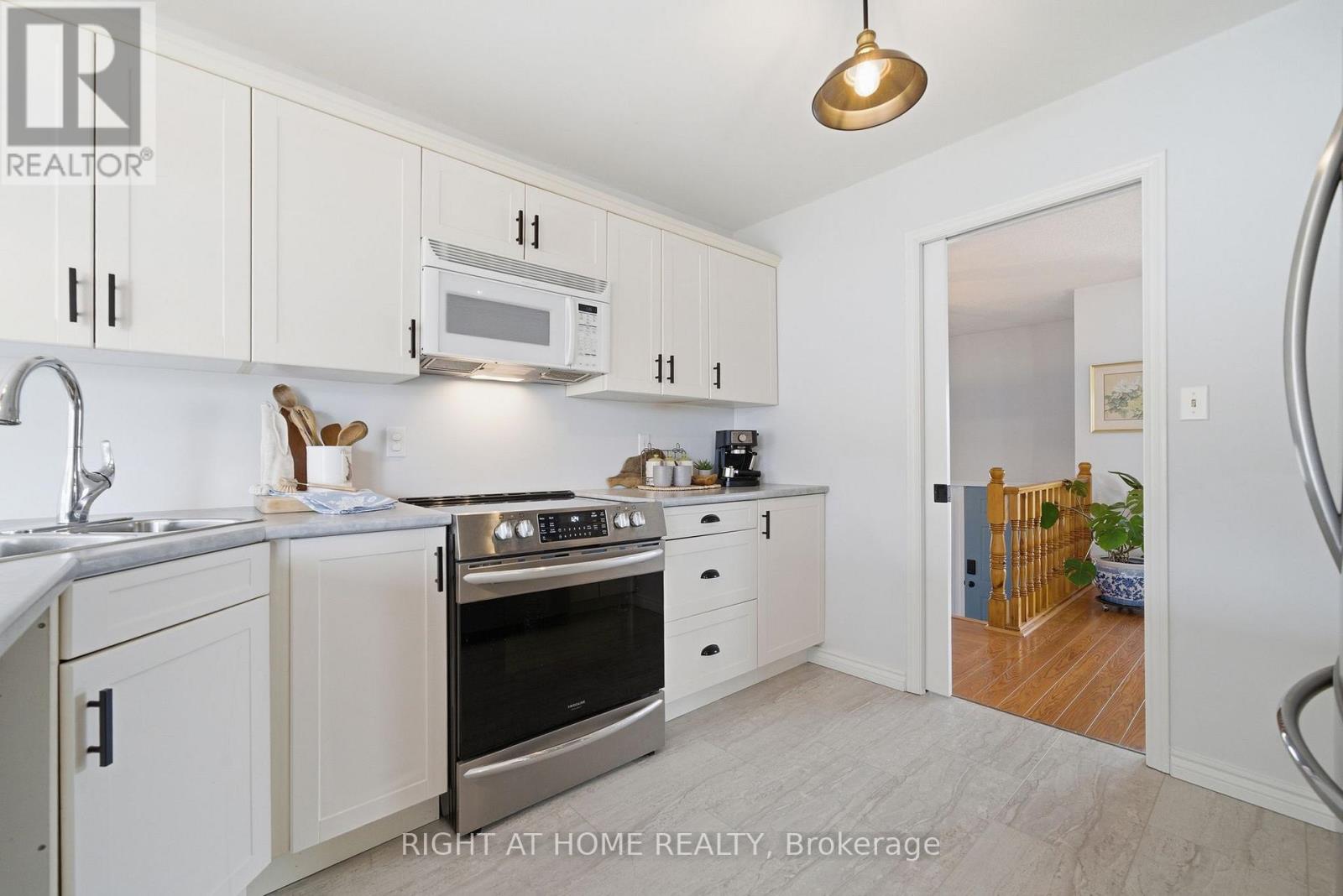 20 Argyle Crescent, Prince Edward County, Ontario  K0K 2T0 - Photo 10 - X12919528