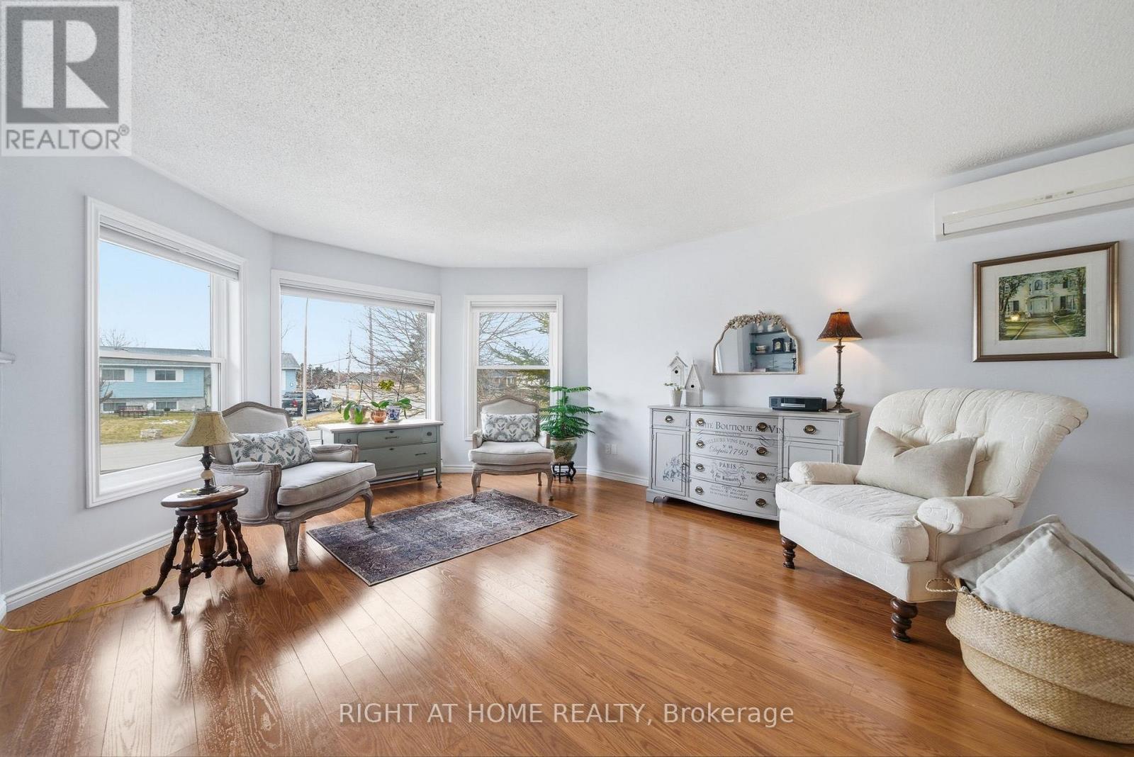 20 Argyle Crescent, Prince Edward County, Ontario  K0K 2T0 - Photo 3 - X12919528