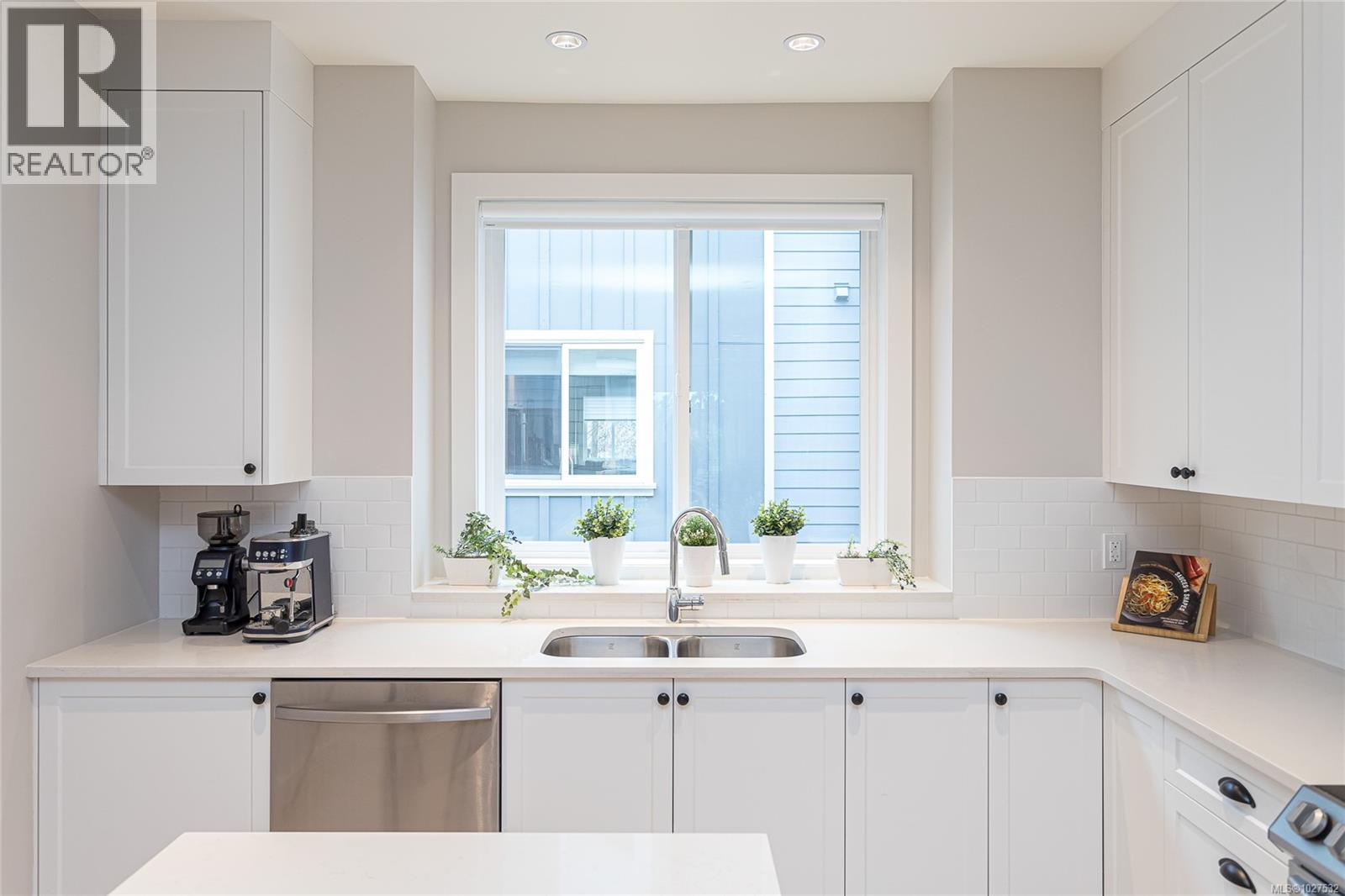 13 10480 Resthaven Dr, Sidney, British Columbia  V8L 3H7 - Photo 14 - 1027532