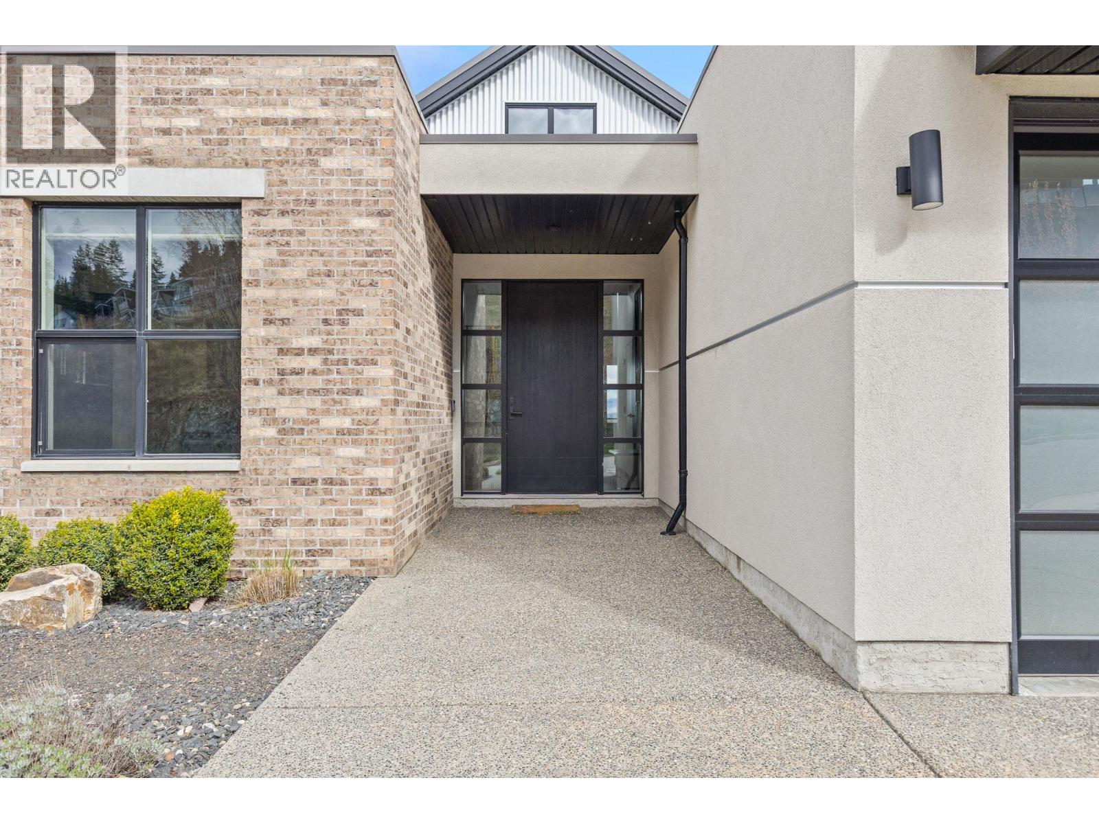 203 Grange Drive, Vernon, British Columbia  V1H 2M1 - Photo 2 - 10382342