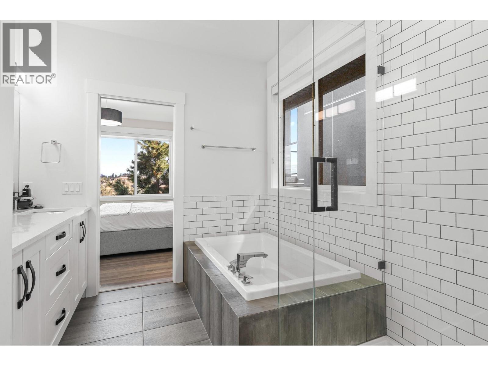 203 Grange Drive, Vernon, British Columbia  V1H 2M1 - Photo 23 - 10382342