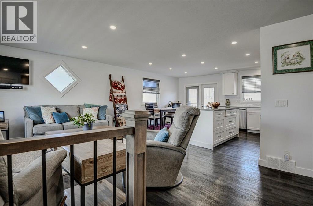 7024 20 Street Se, Calgary, Alberta  T2C 0P6 - Photo 3 - A2299733