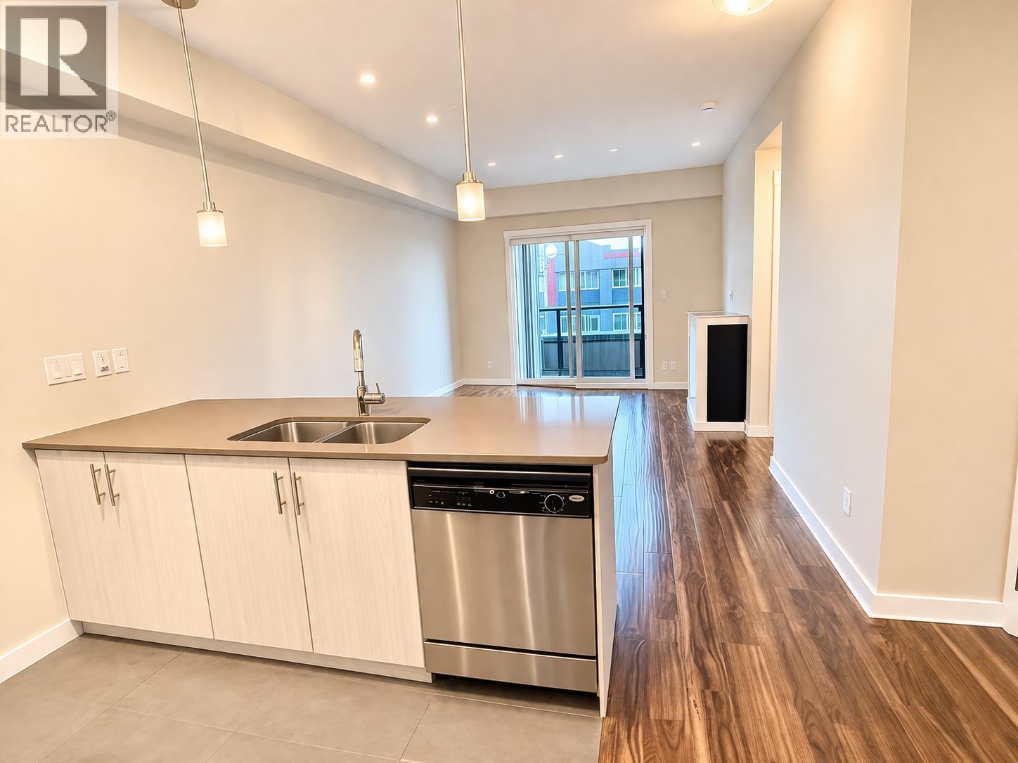 304 7777 Royal Oak Avenue, Burnaby, British Columbia  V5J 4K2 - Photo 7 - R3109461