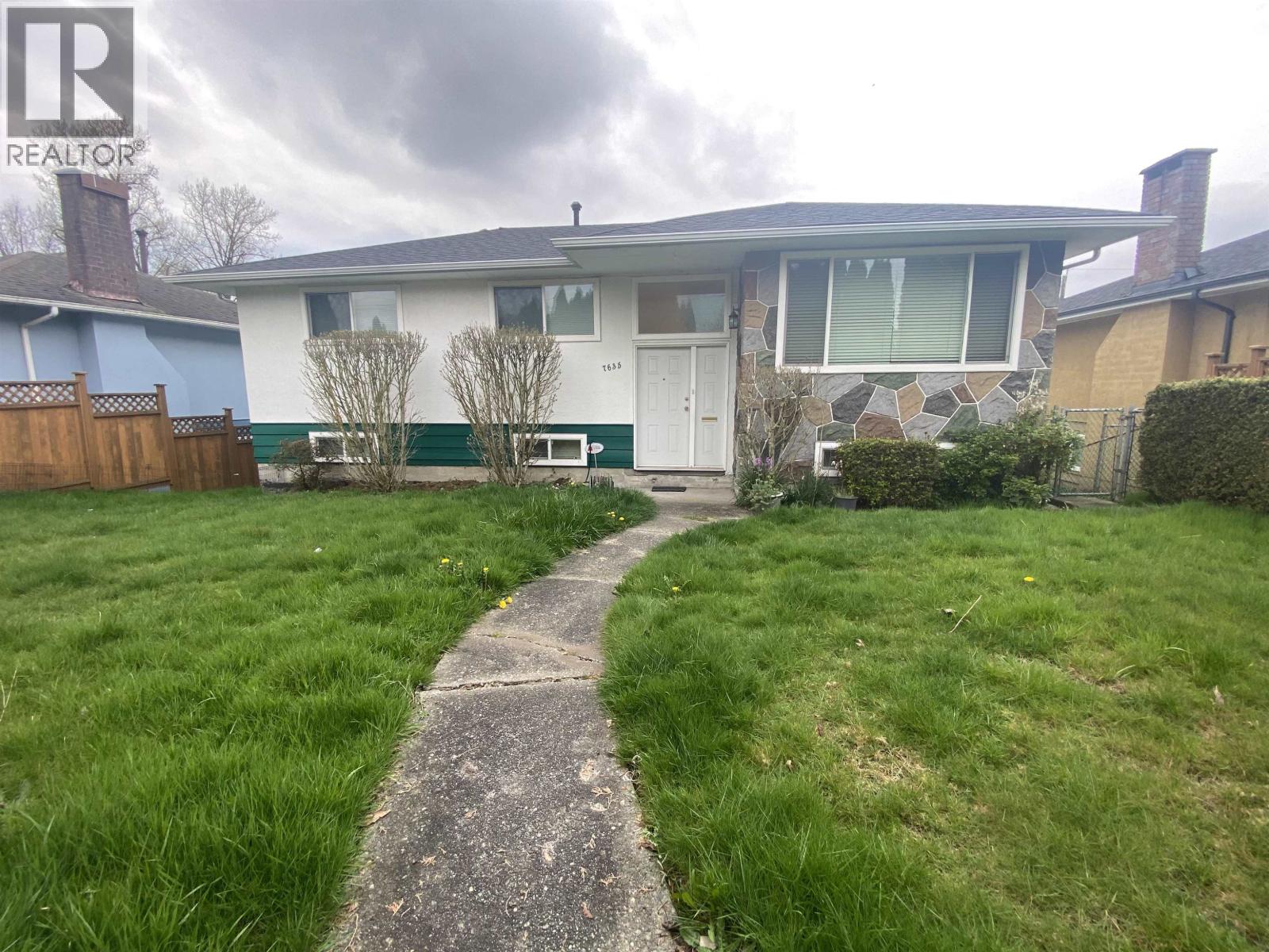 7635 10TH AVENUE, Burnaby, British Columbia