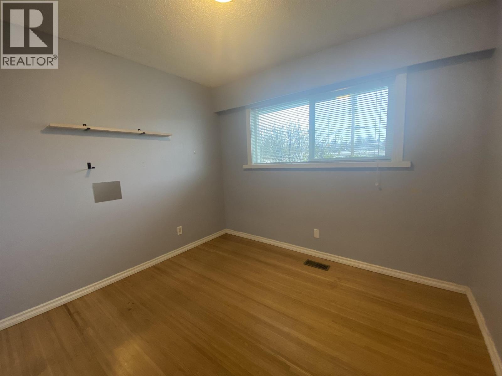 7635 10th Avenue, Burnaby, British Columbia  V3N 2S1 - Photo 12 - R3111217