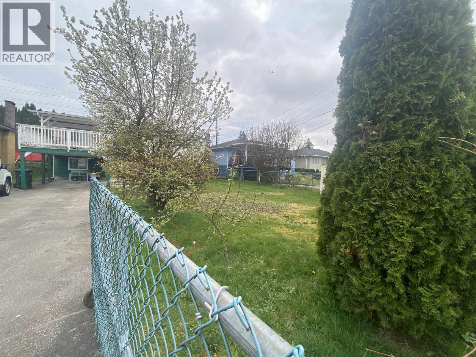 7635 10th Avenue, Burnaby, British Columbia  V3N 2S1 - Photo 8 - R3111217