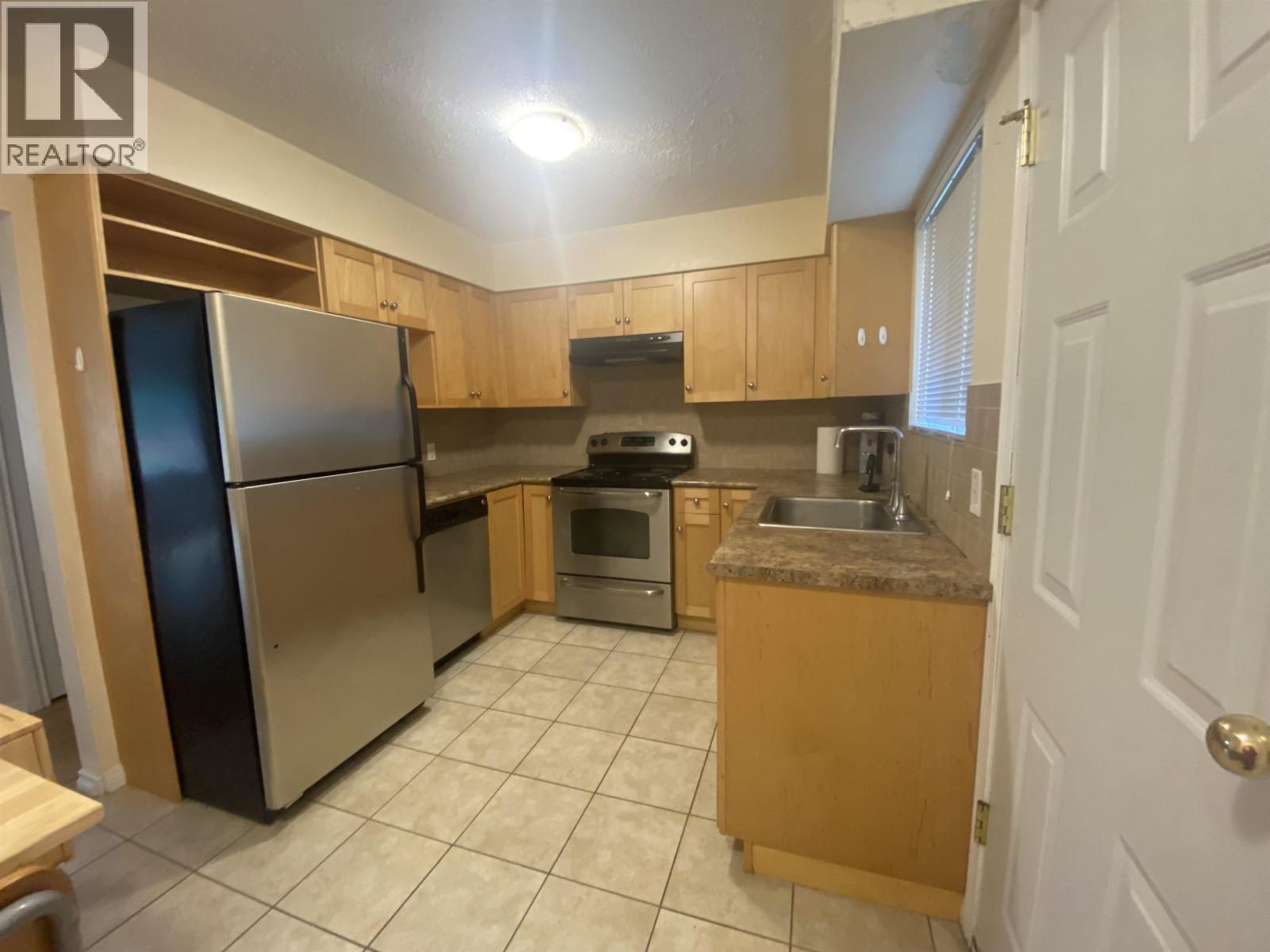 7635 10th Avenue, Burnaby, British Columbia  V3N 2S1 - Photo 17 - R3111217