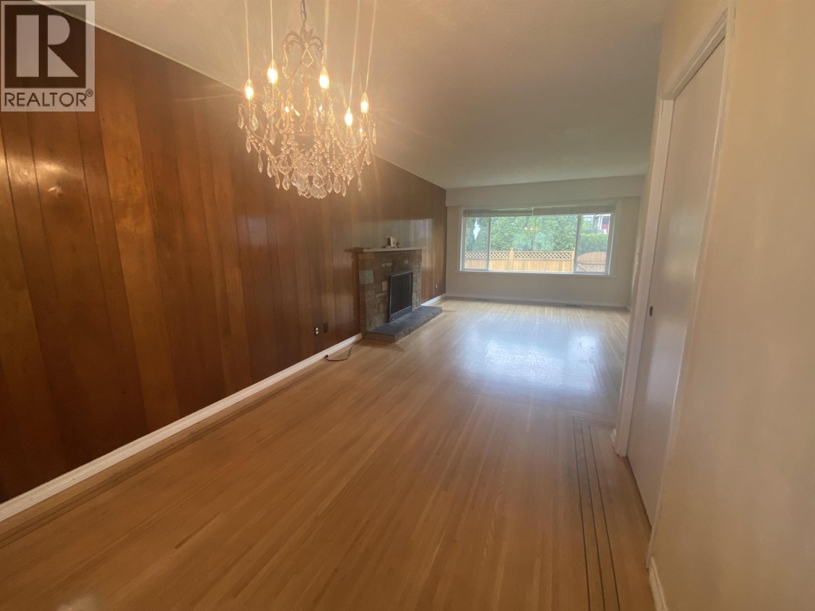 7635 10th Avenue, Burnaby, British Columbia  V3N 2S1 - Photo 4 - R3111217