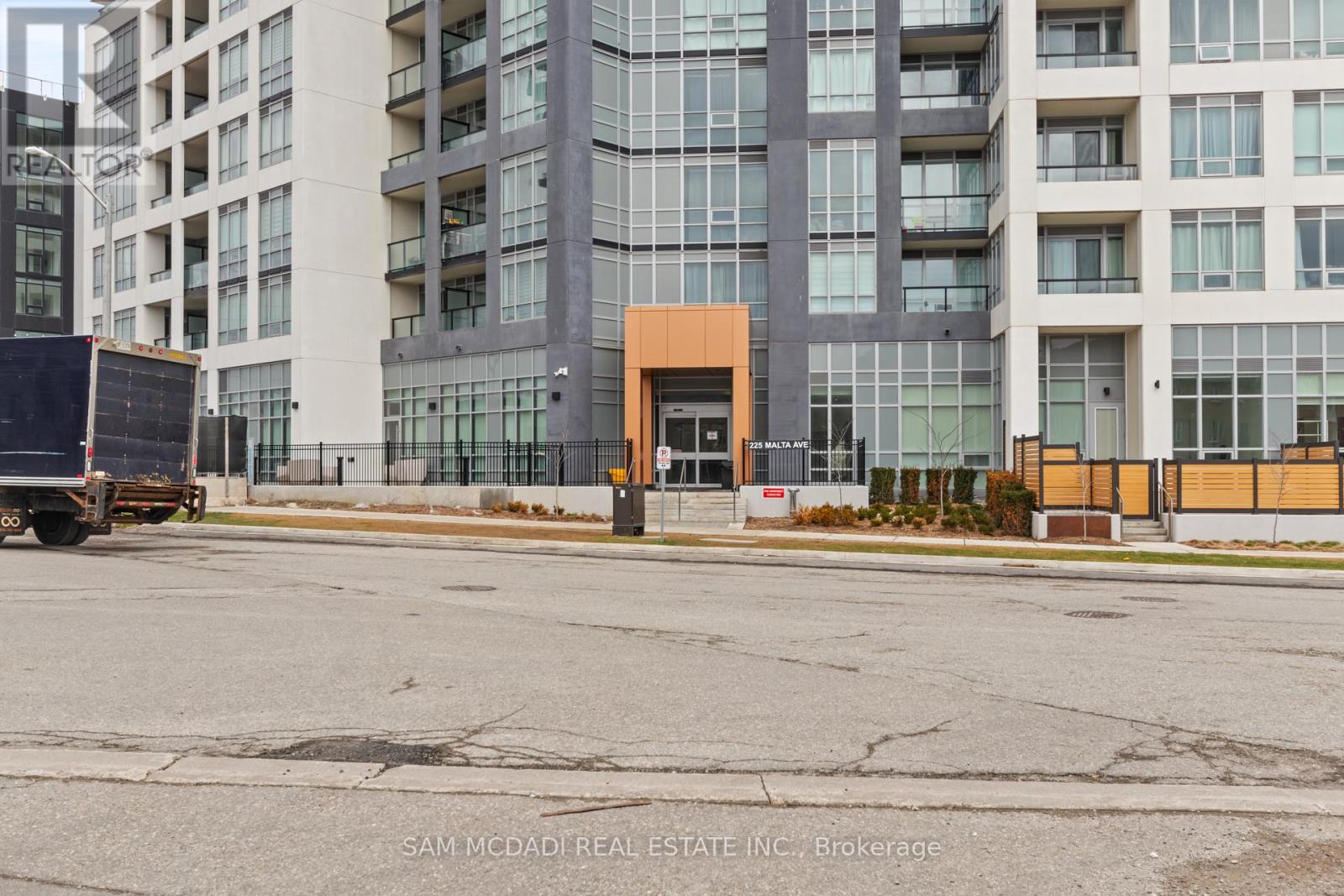 706 - 225 Malta Avenue, Brampton, Ontario  L6Y 4M5 - Photo 2 - W13009666