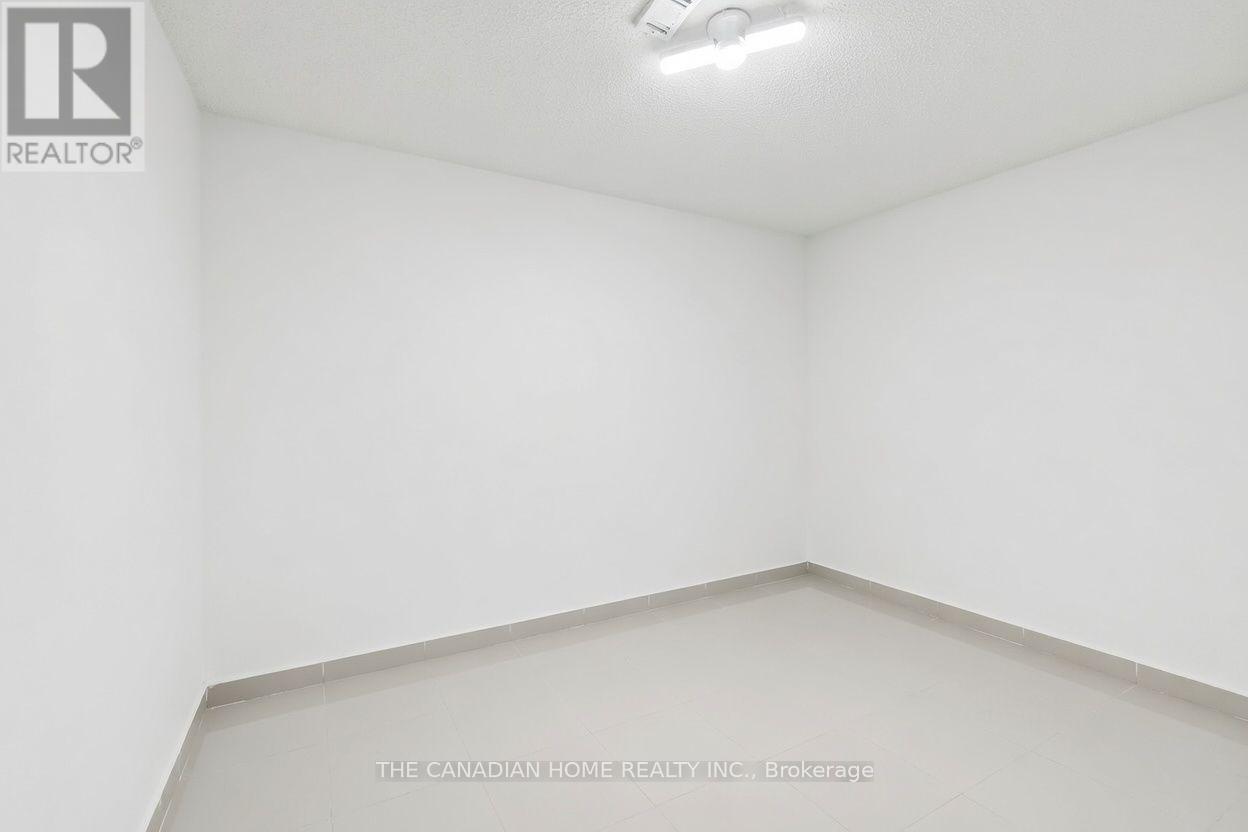 35 - 41 Mississauga Valley Boulevard E, Mississauga, Ontario  L5A 3N5 - Photo 36 - W13009672