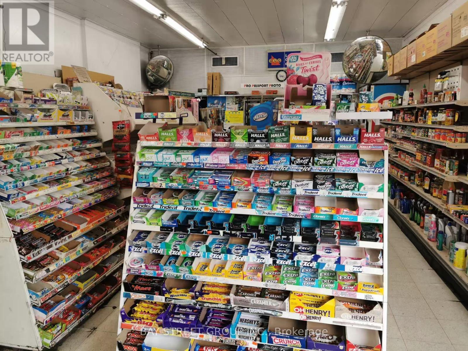 3115 Dundas Street W, Toronto, Ontario  M6P 1Z9 - Photo 2 - W13009692