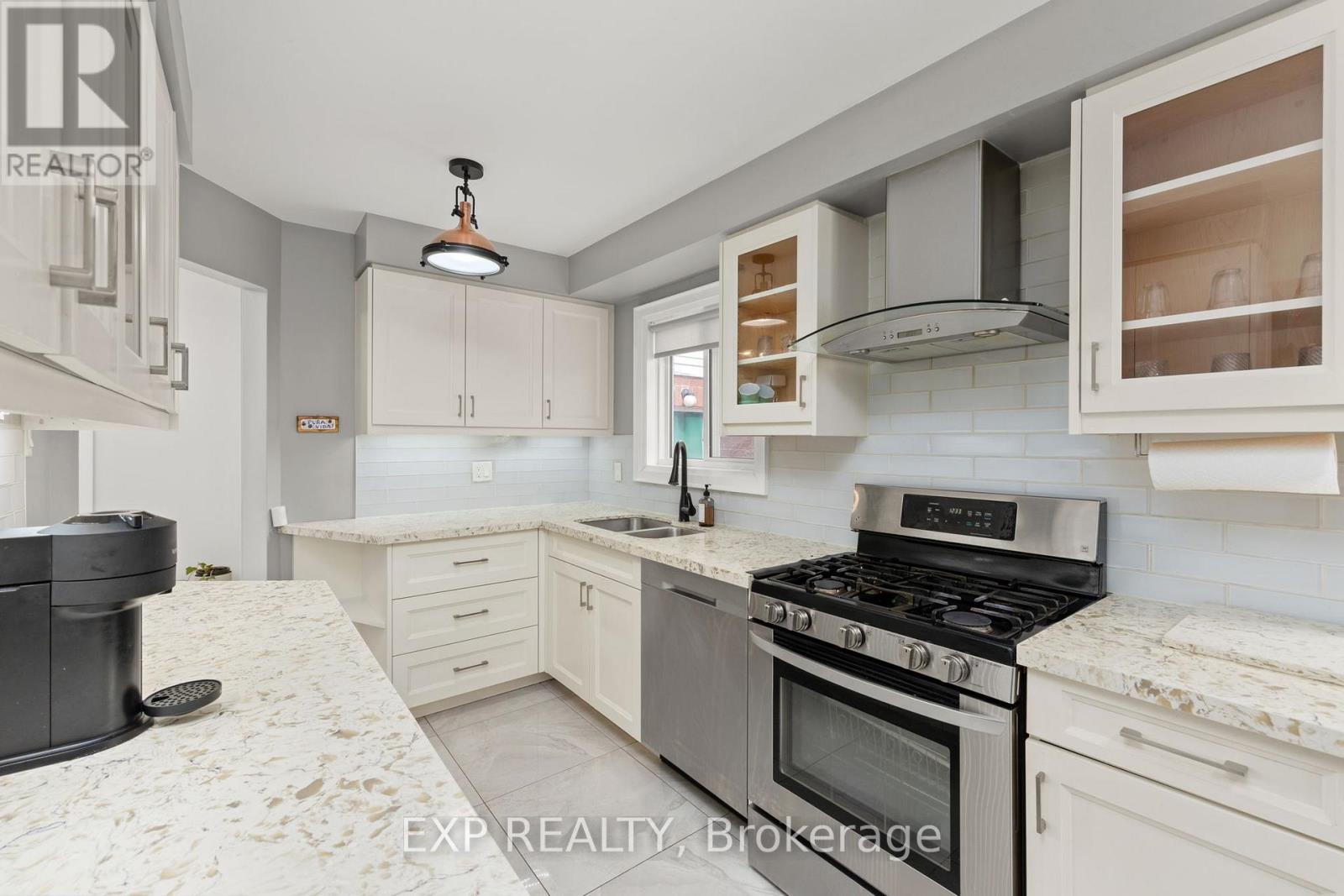 224 Timberlane Drive, Brampton, Ontario  L6Y 4V6 - Photo 7 - W13009702