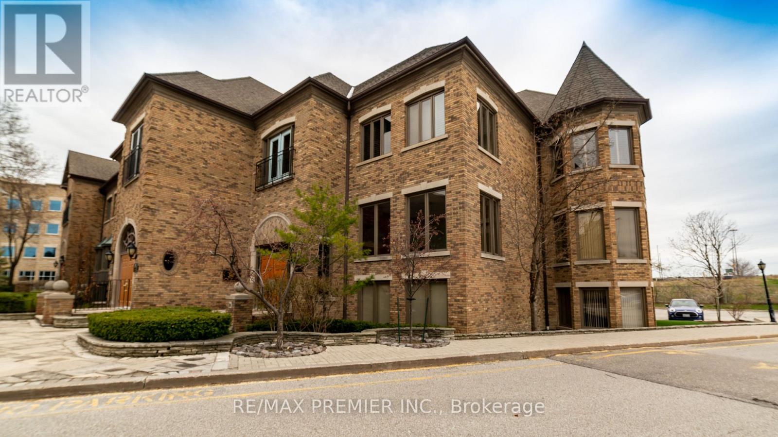 28-305 - 28 VILLAGE CENTRE PLACE, Mississauga, Ontario