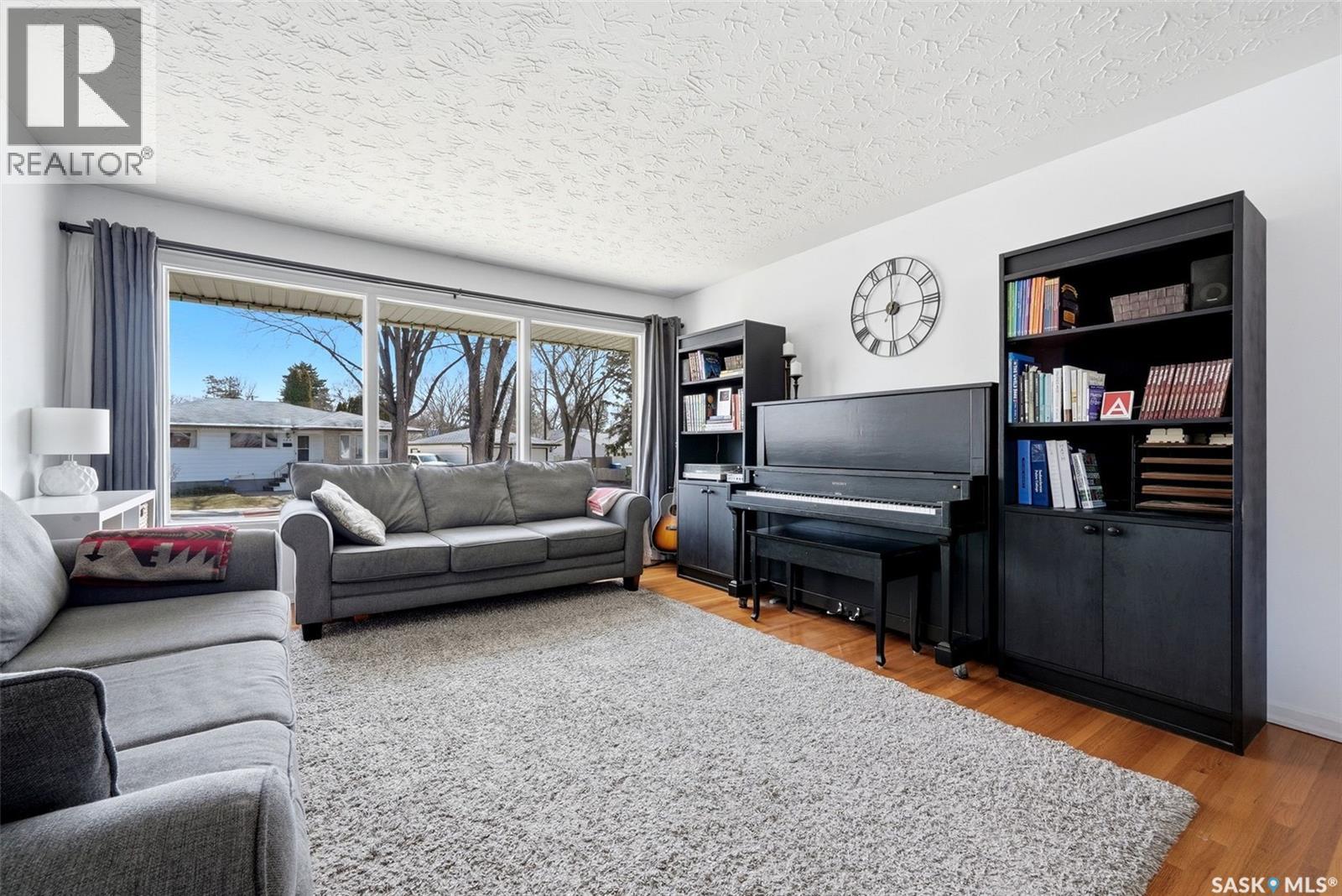 115 Knowles Crescent, Regina, Saskatchewan  S4S 4P3 - Photo 3 - SK033124