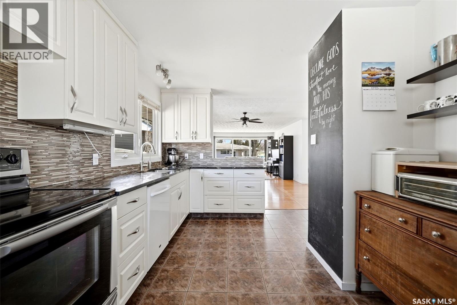 115 Knowles Crescent, Regina, Saskatchewan  S4S 4P3 - Photo 5 - SK033124