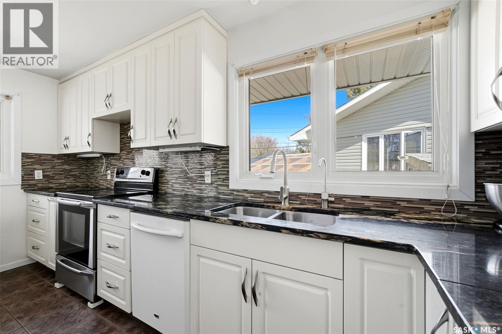 115 Knowles Crescent, Regina, Saskatchewan  S4S 4P3 - Photo 6 - SK033124