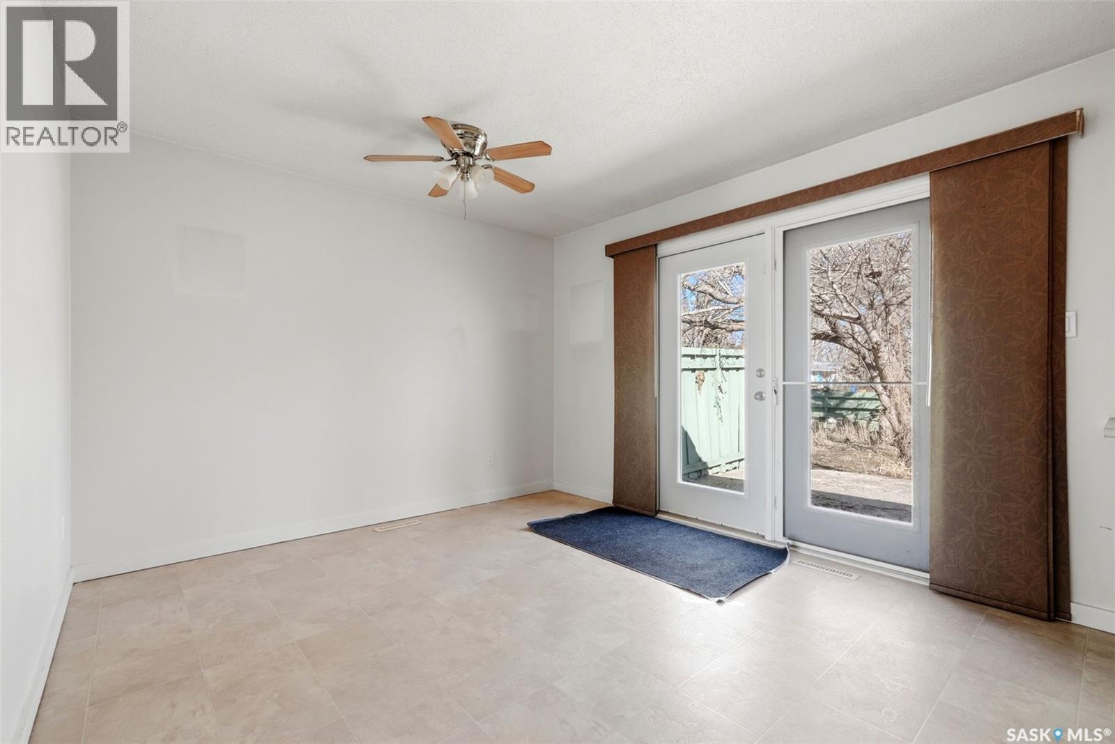 504 Shannon Road, Regina, Saskatchewan  S4S 5J5 - Photo 11 - SK033111