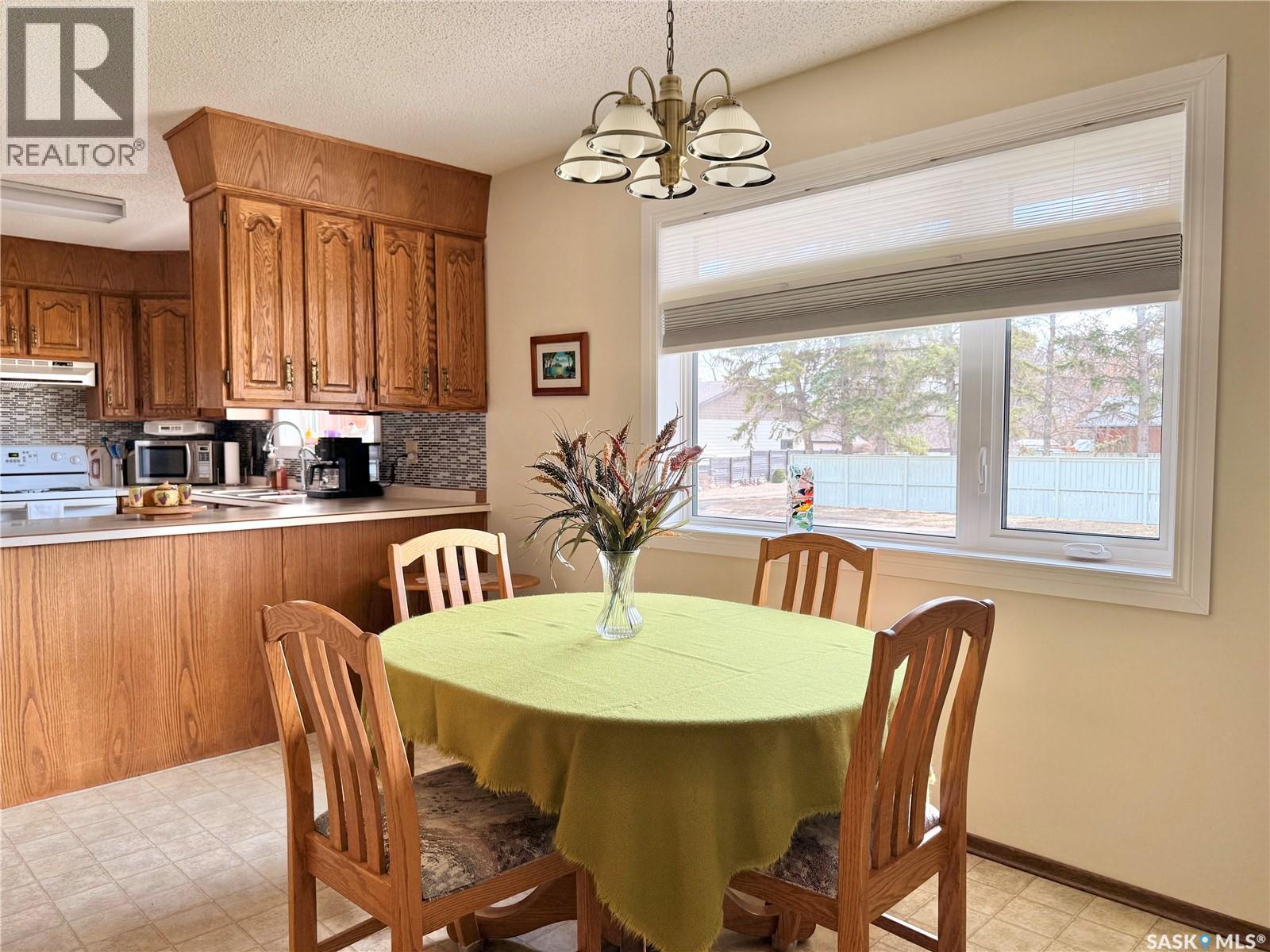 329 Douglass Street, Outlook, Saskatchewan  S0L 2N0 - Photo 13 - SK033110