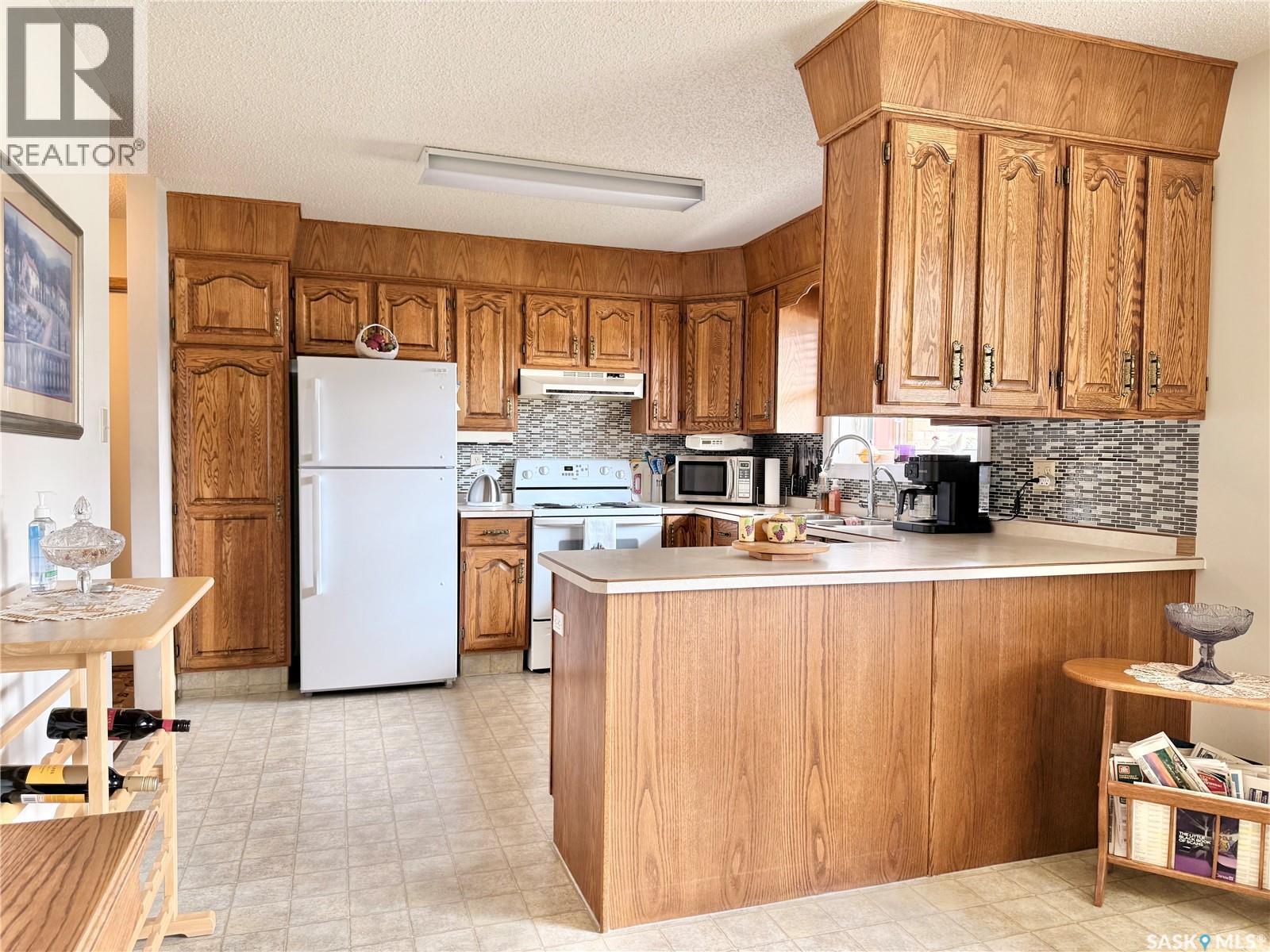 329 Douglass Street, Outlook, Saskatchewan  S0L 2N0 - Photo 14 - SK033110