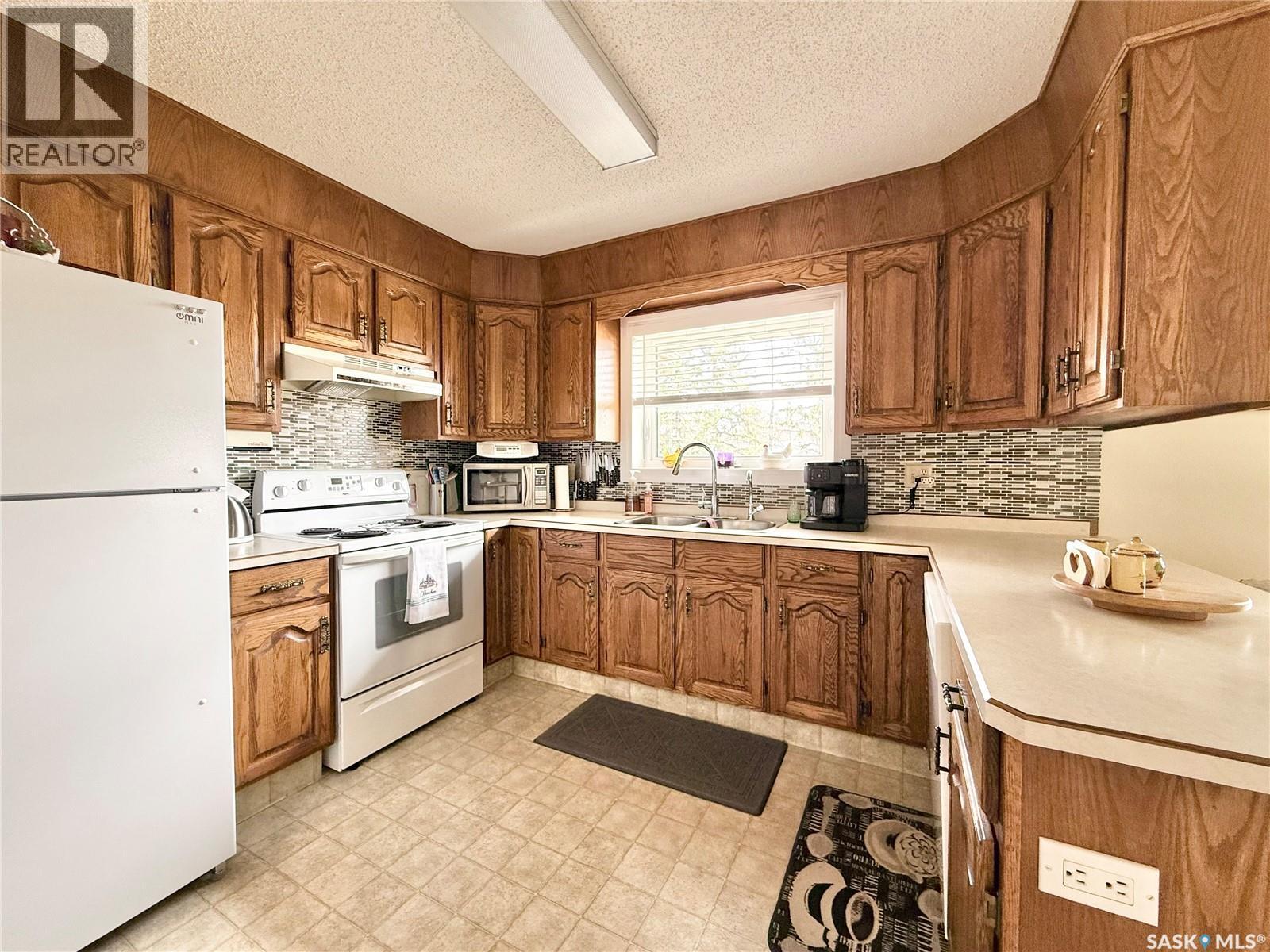 329 Douglass Street, Outlook, Saskatchewan  S0L 2N0 - Photo 16 - SK033110