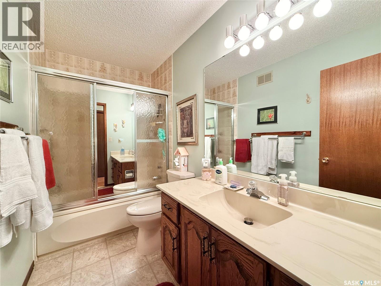 329 Douglass Street, Outlook, Saskatchewan  S0L 2N0 - Photo 24 - SK033110