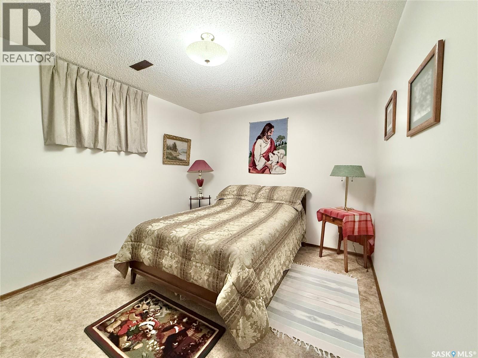 329 Douglass Street, Outlook, Saskatchewan  S0L 2N0 - Photo 34 - SK033110