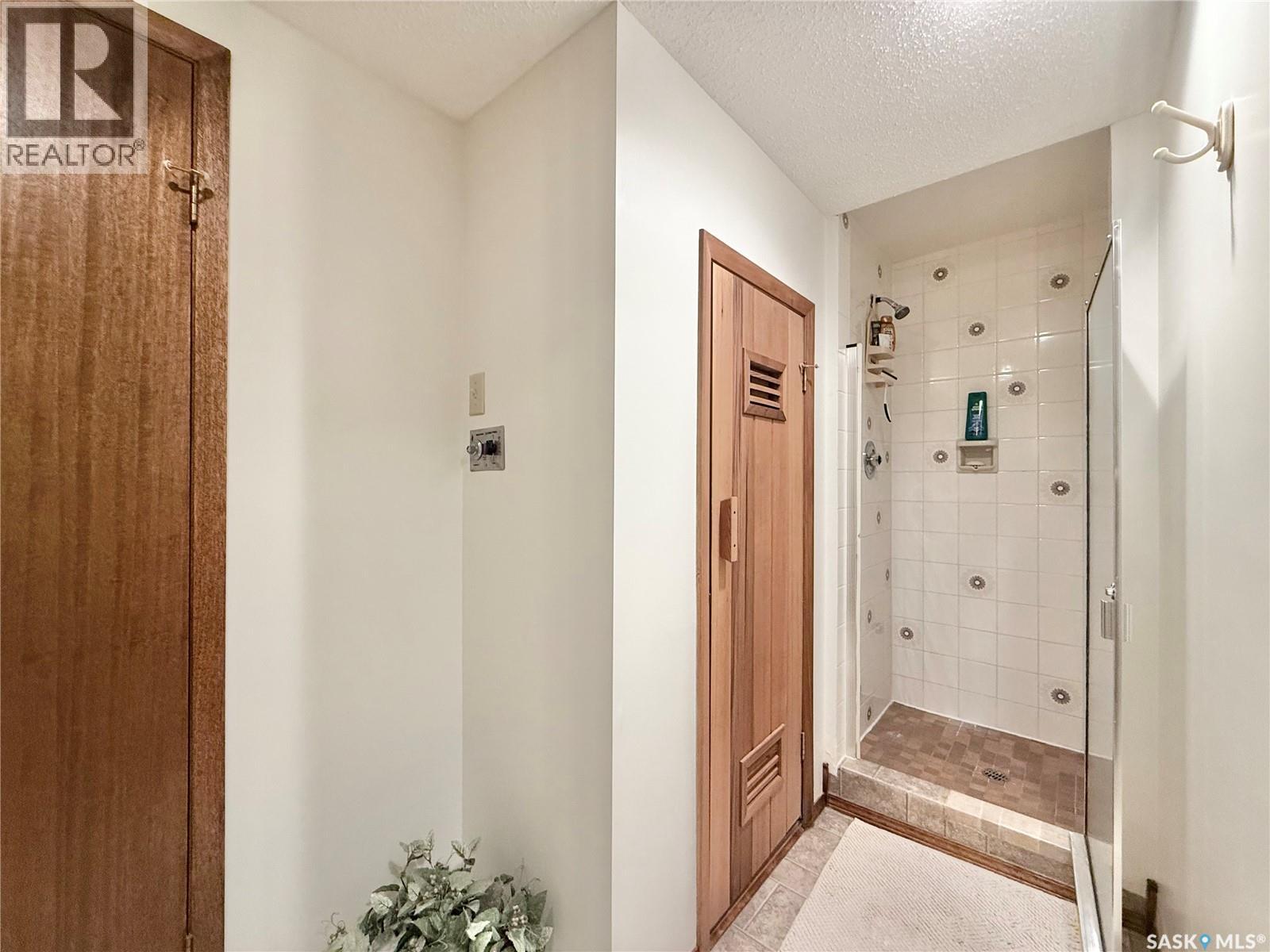 329 Douglass Street, Outlook, Saskatchewan  S0L 2N0 - Photo 36 - SK033110