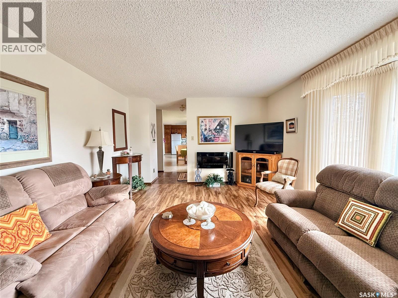 329 Douglass Street, Outlook, Saskatchewan  S0L 2N0 - Photo 5 - SK033110