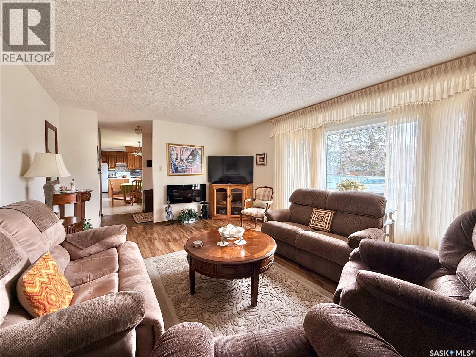 329 Douglass Street, Outlook, Saskatchewan  S0L 2N0 - Photo 6 - SK033110