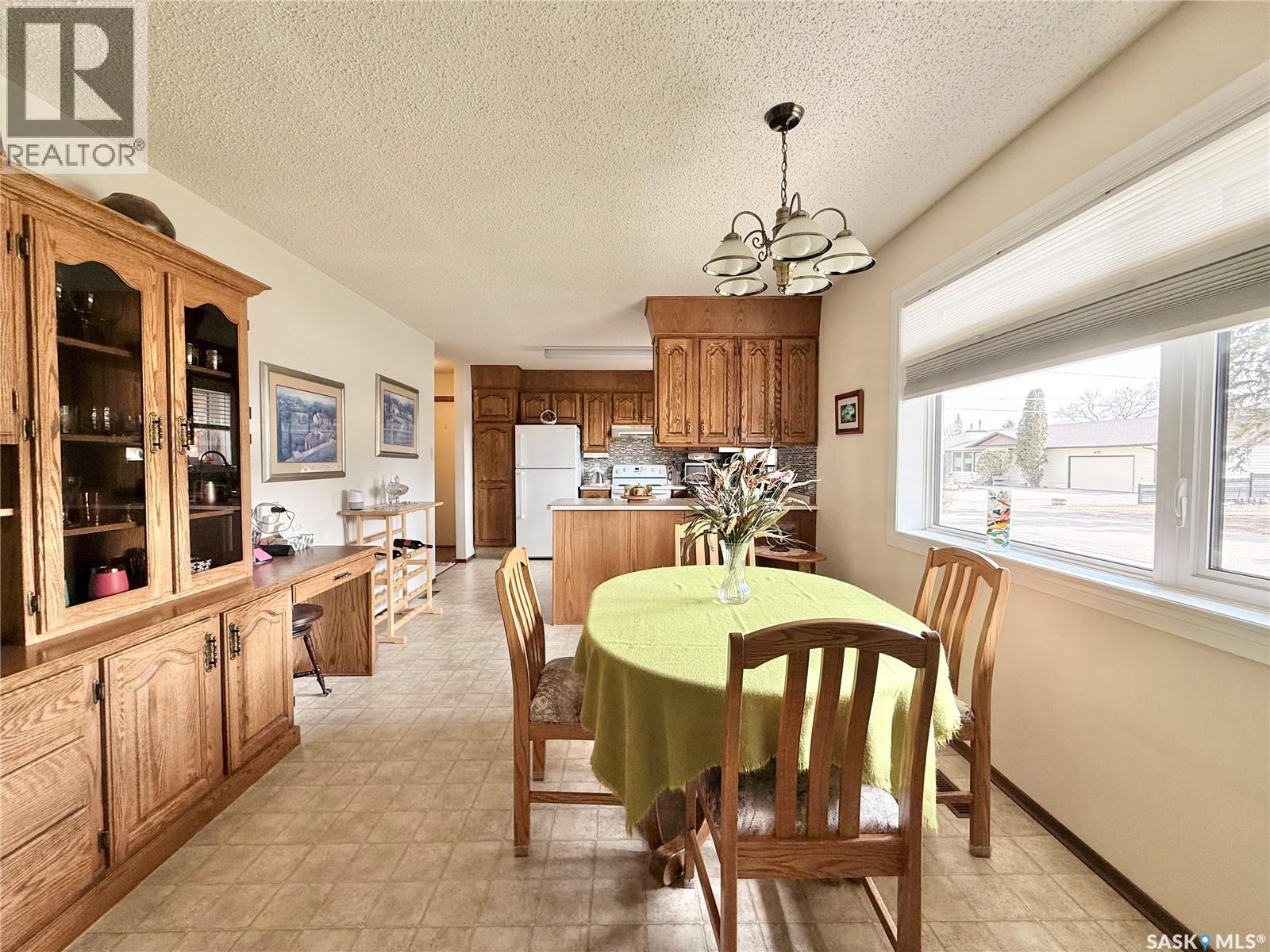 329 Douglass Street, Outlook, Saskatchewan  S0L 2N0 - Photo 9 - SK033110