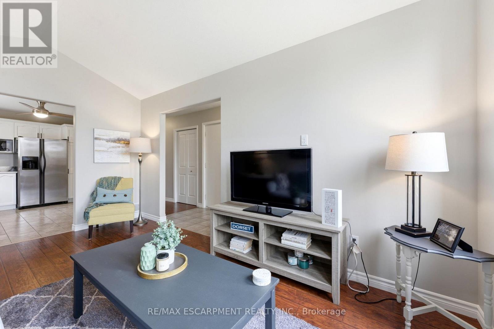 55 Anastasia Crescent, Brantford, Ontario  N3P 2A9 - Photo 4 - X13009718