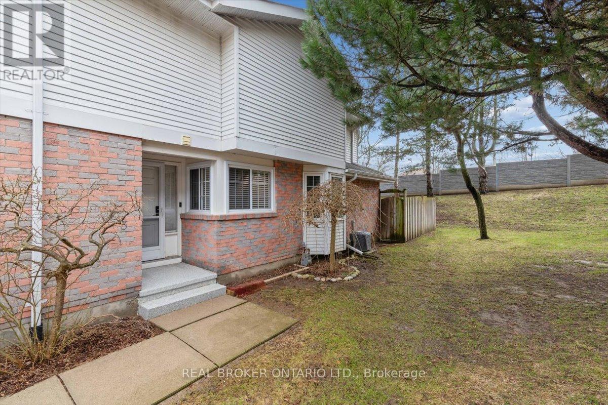 3 - 481 Beechwood Drive, Waterloo, Ontario  N2T 1H8 - Photo 2 - X13009756