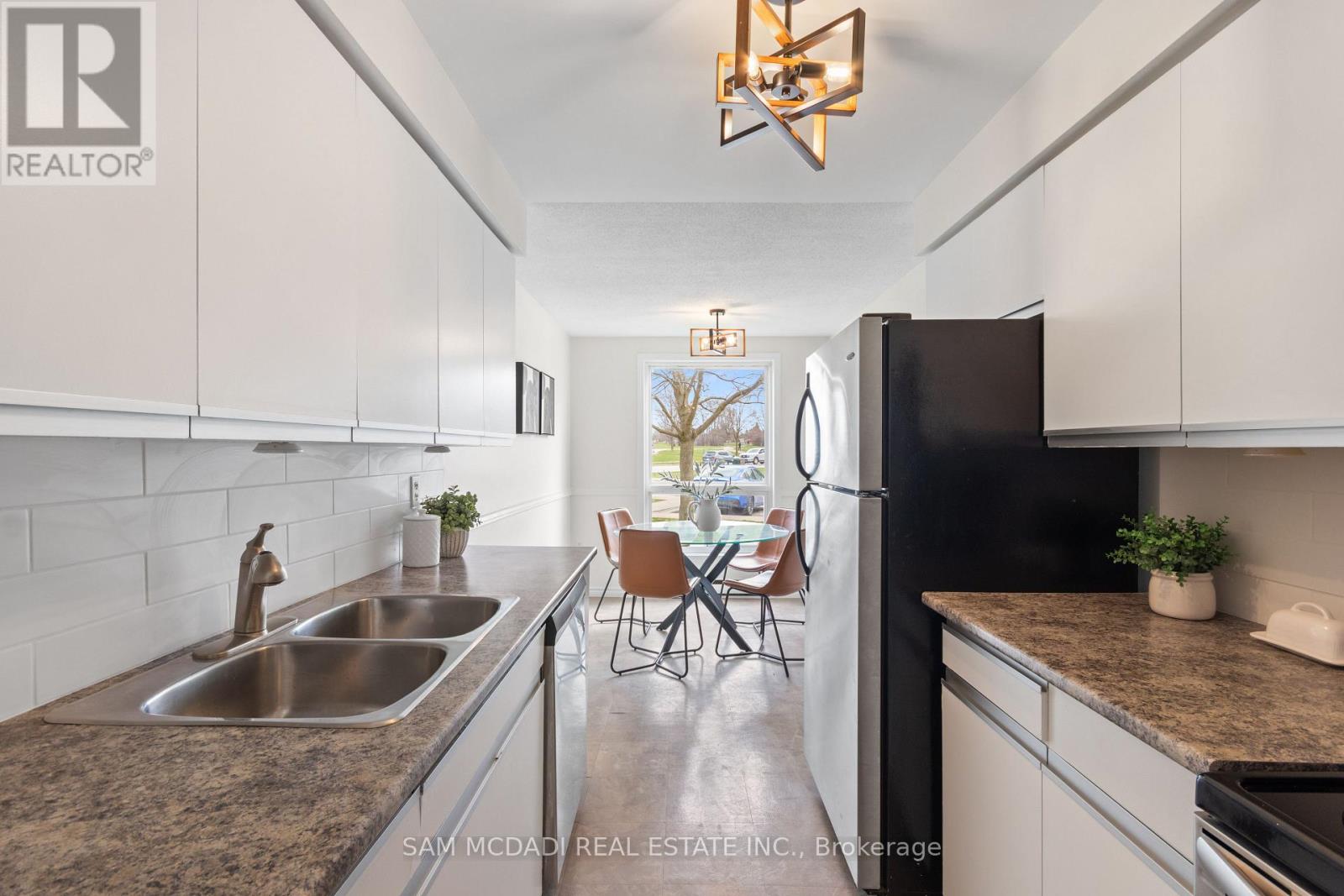 2 - 160 Rittenhouse Road, Kitchener, Ontario  N2E 3E9 - Photo 6 - X13009766