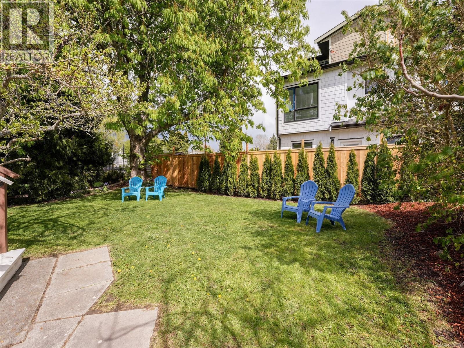 945 Falkland Rd, Oak Bay, British Columbia  V8S 4M1 - Photo 21 - 1032337