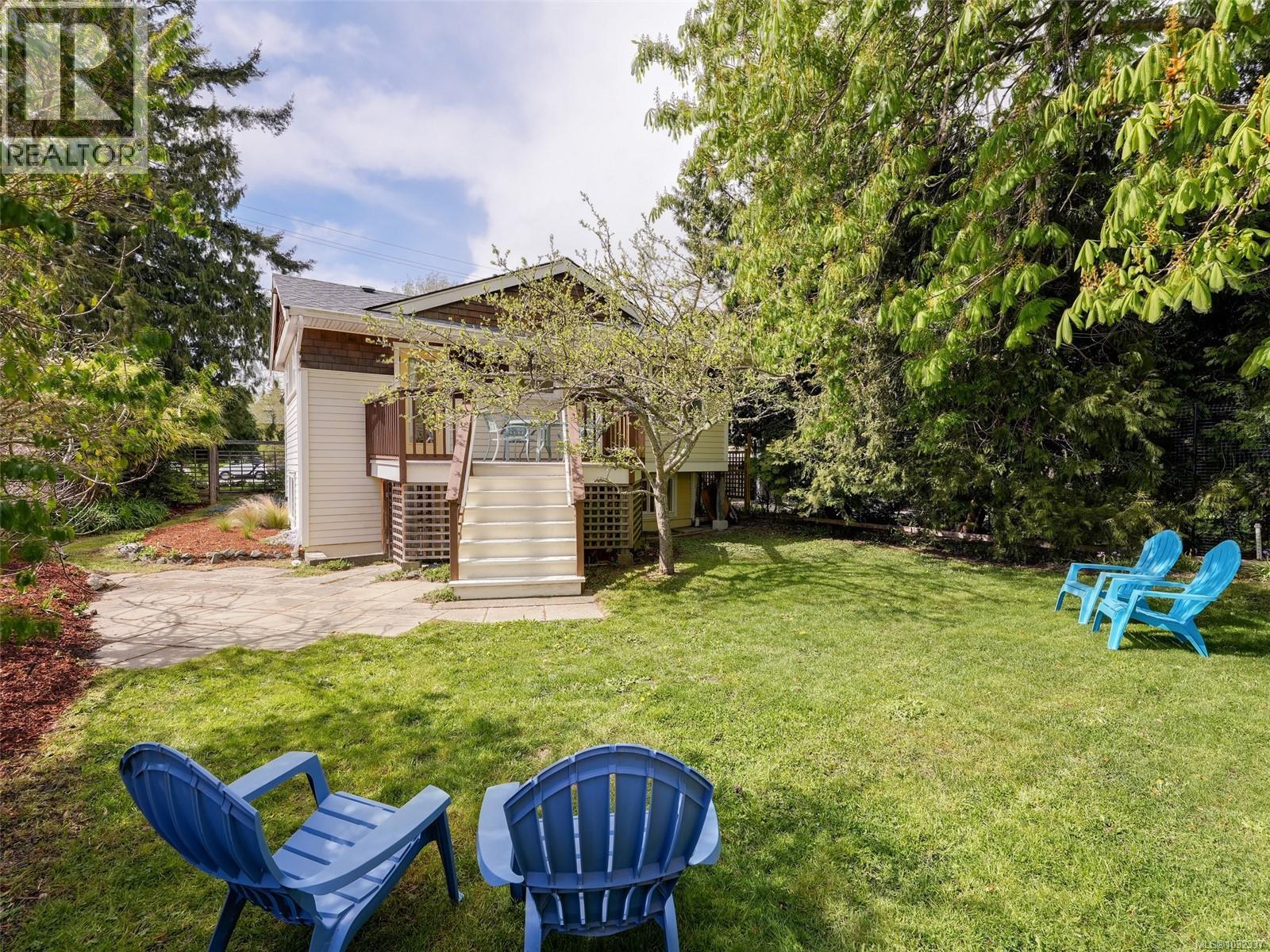 945 Falkland Rd, Oak Bay, British Columbia  V8S 4M1 - Photo 23 - 1032337