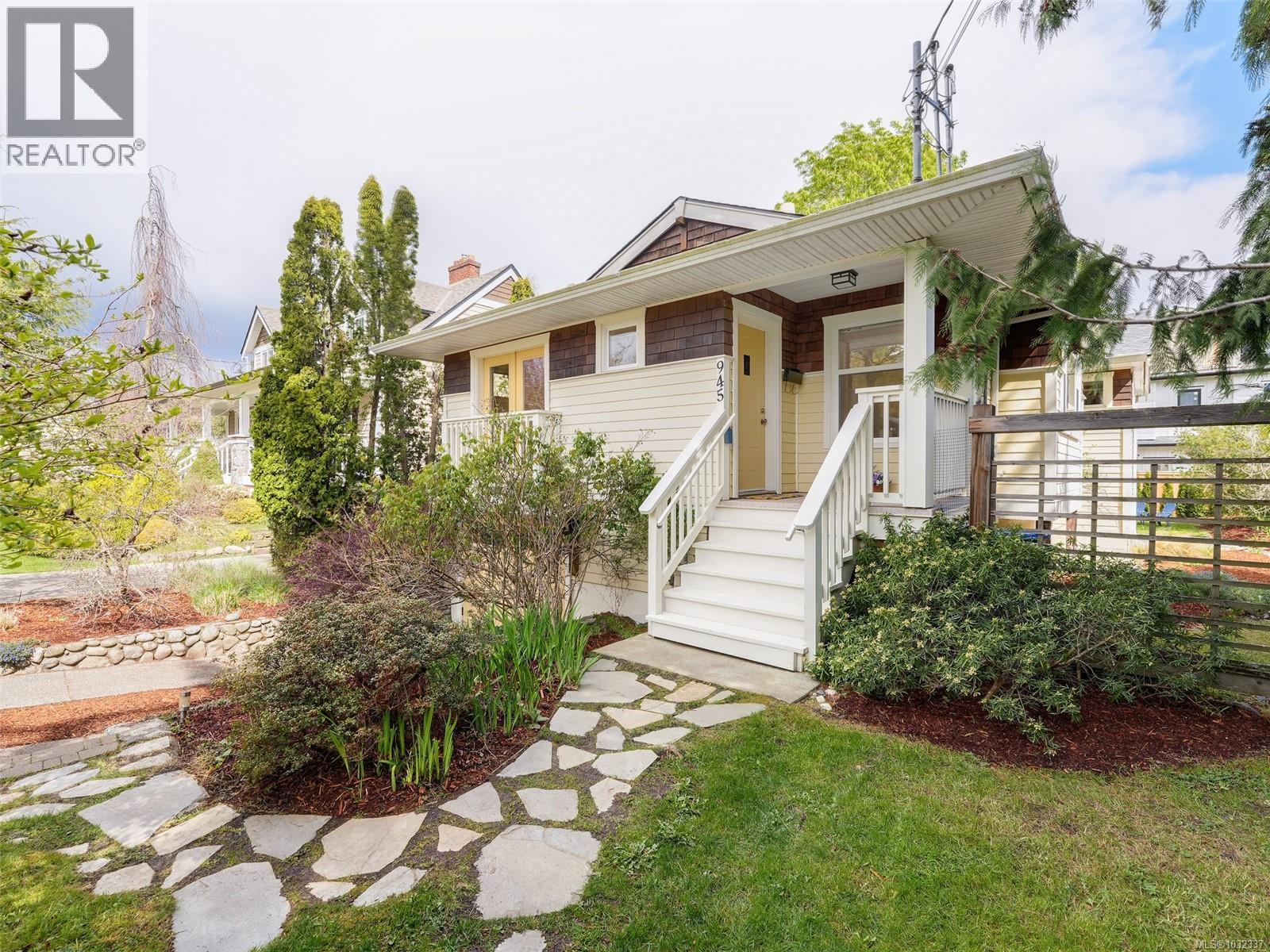 945 Falkland Rd, Oak Bay, British Columbia  V8S 4M1 - Photo 24 - 1032337