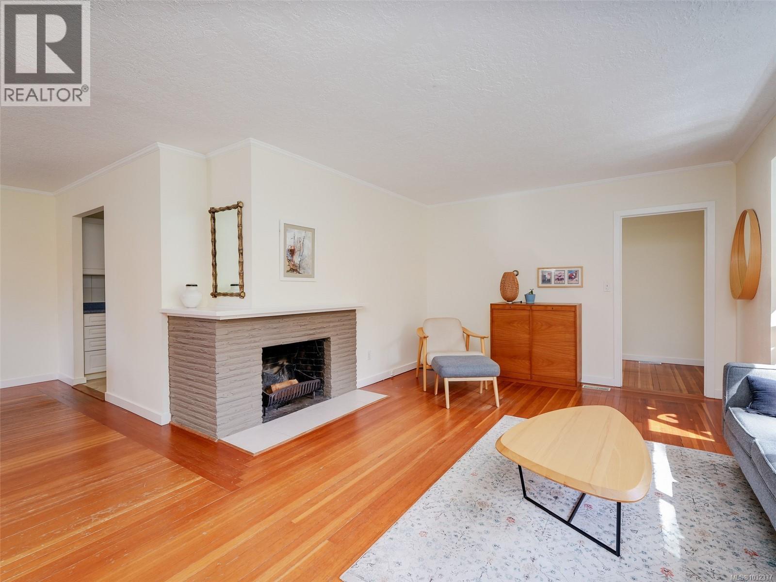 945 Falkland Rd, Oak Bay, British Columbia  V8S 4M1 - Photo 4 - 1032337