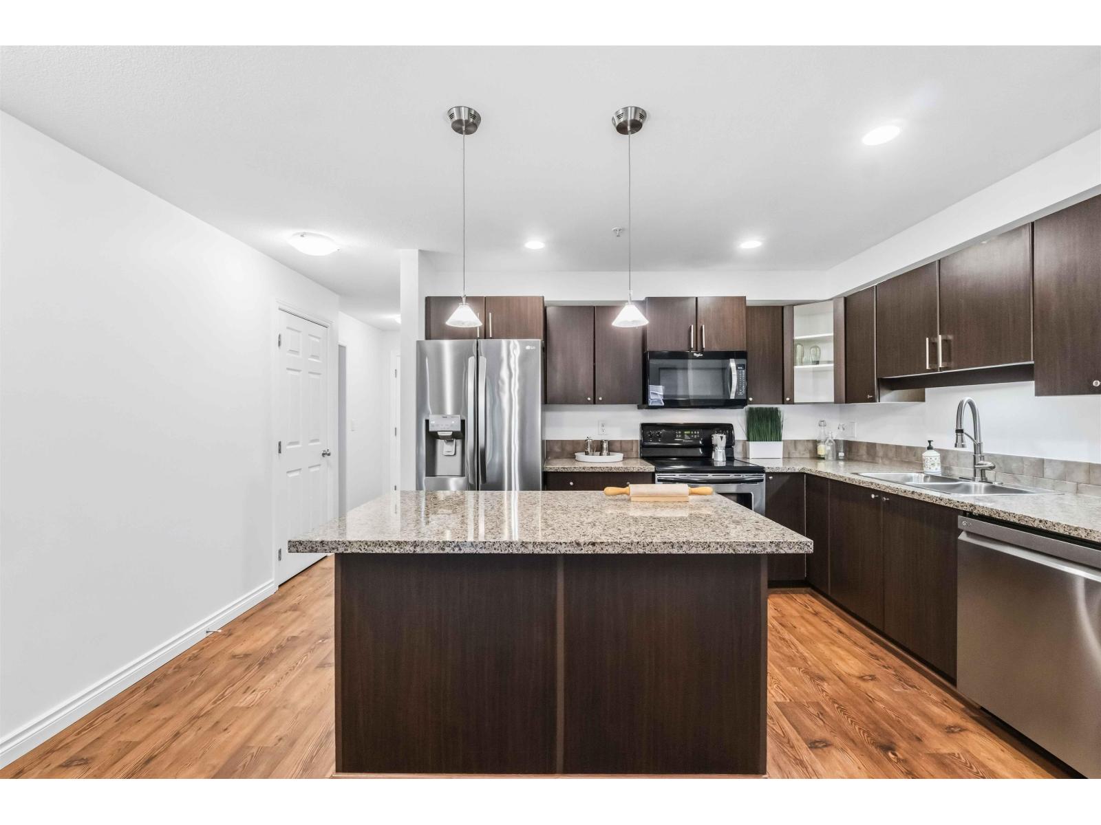 301 5488 198 Street, Langley, British Columbia  V3A 1G2 - Photo 5 - R3112582