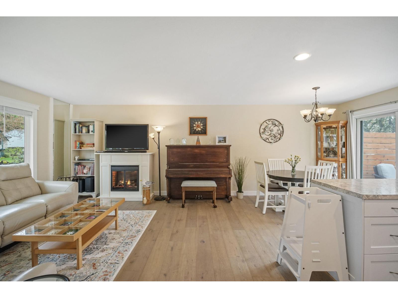 6175 Morgan Drive, Surrey, British Columbia  V3S 5B8 - Photo 6 - R3111607