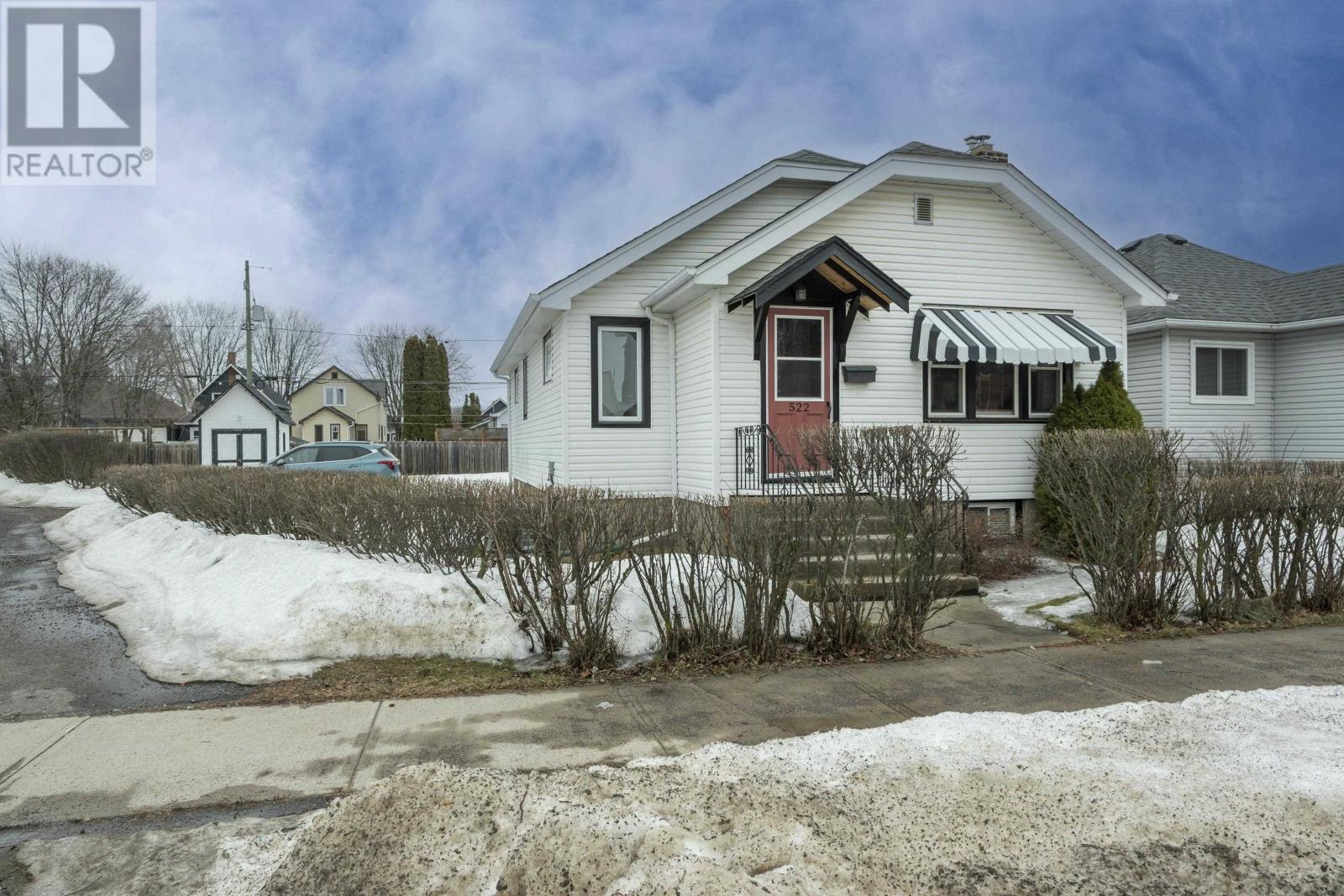 522 Syndicate Ave N, Thunder Bay, Ontario  P7C 3X1 - Photo 1 - TB2600718