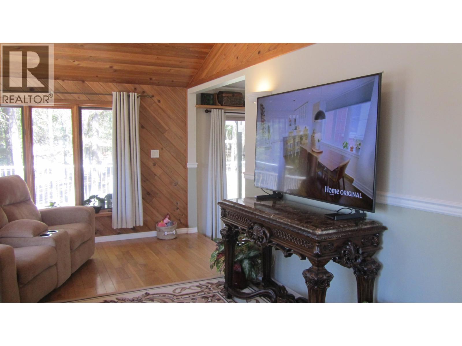 4827 Kitwanga Drive, 108 Mile Ranch, British Columbia  V0K 2Z0 - Photo 5 - R3107301