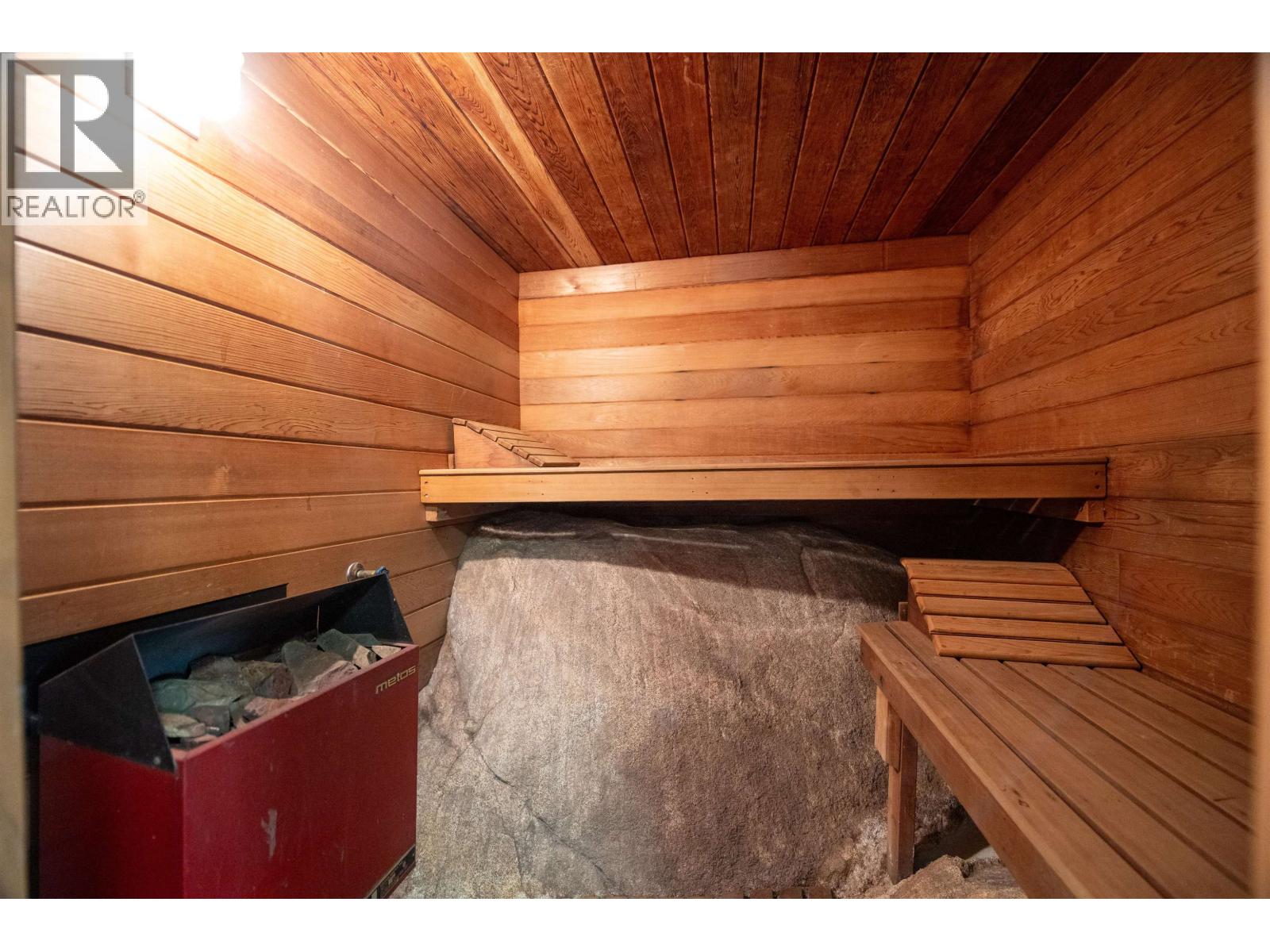 4515 Stonehaven Avenue, North Vancouver, British Columbia  V7G 1E7 - Photo 24 - R3112021