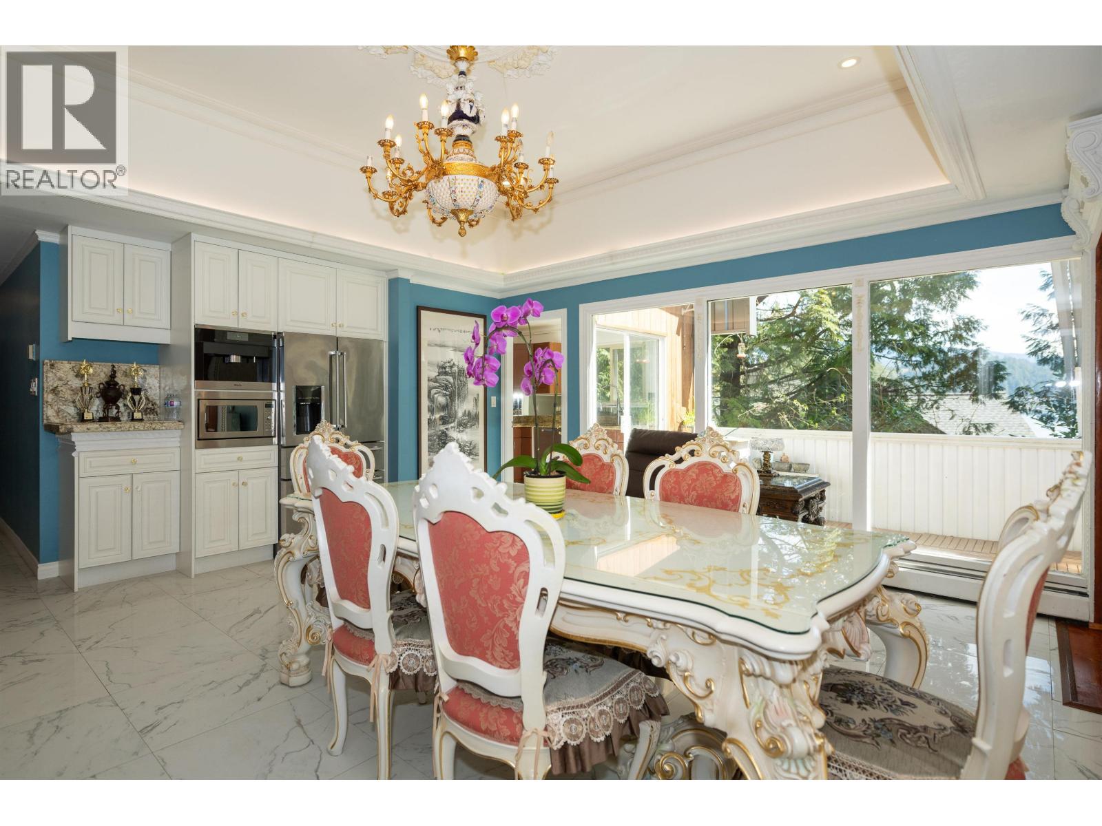 4515 Stonehaven Avenue, North Vancouver, British Columbia  V7G 1E7 - Photo 11 - R3112021