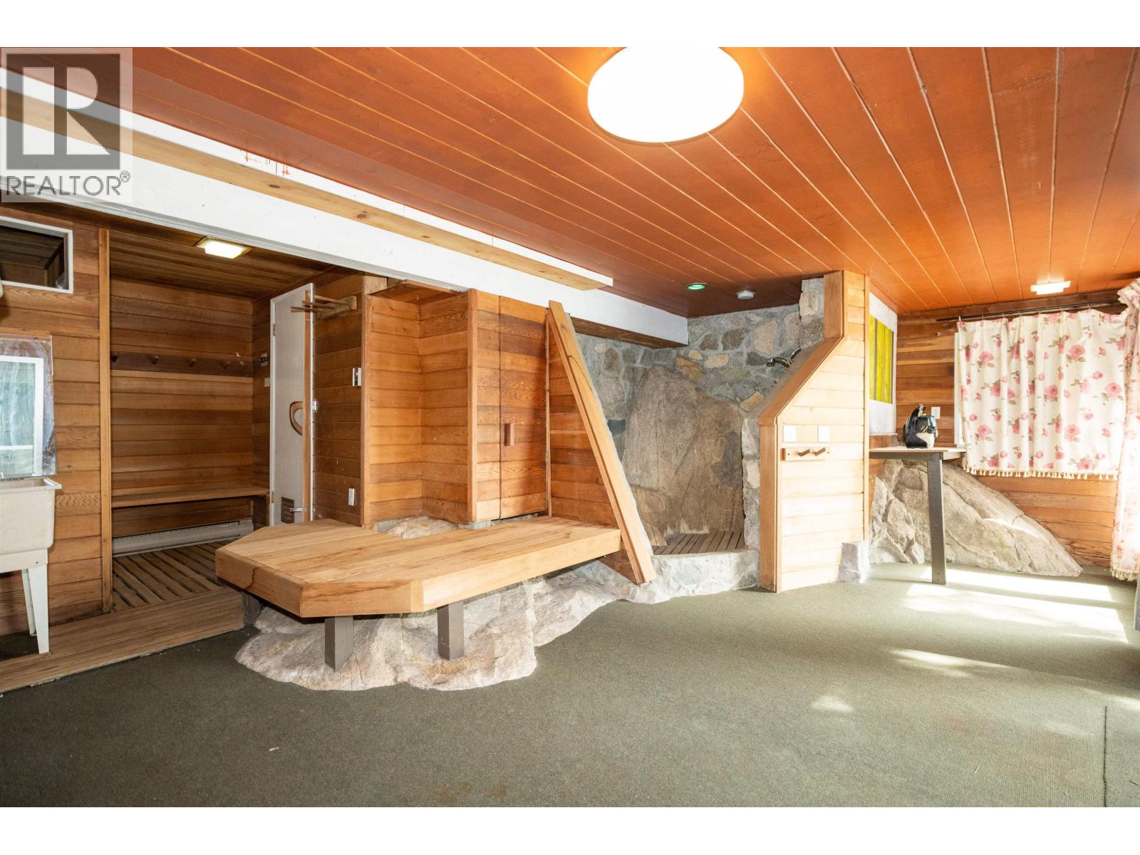 4515 Stonehaven Avenue, North Vancouver, British Columbia  V7G 1E7 - Photo 27 - R3112021