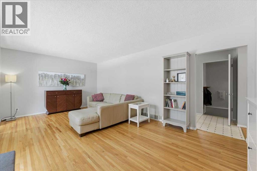 140 Waterloo Drive Sw, Calgary, Alberta  T3C 3G3 - Photo 11 - A2297794