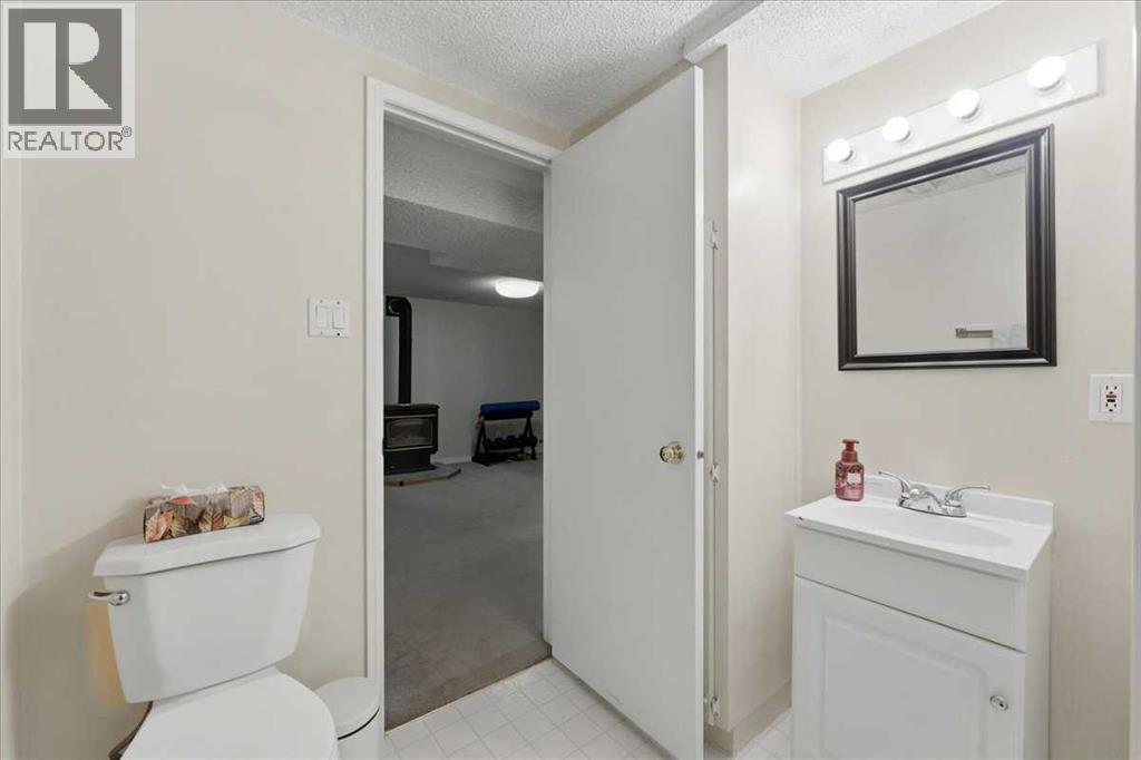 140 Waterloo Drive Sw, Calgary, Alberta  T3C 3G3 - Photo 33 - A2297794