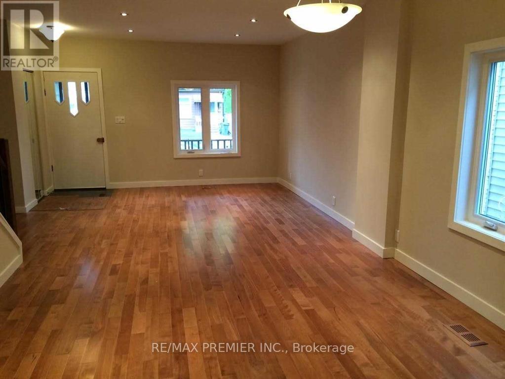 176 Coxwell Avenue, Toronto, Ontario  M4L 3B2 - Photo 2 - E12968500